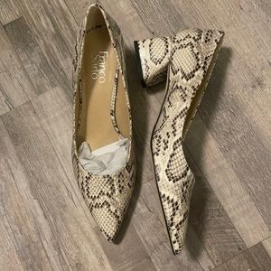 Snakeskin pointed toe block heels
